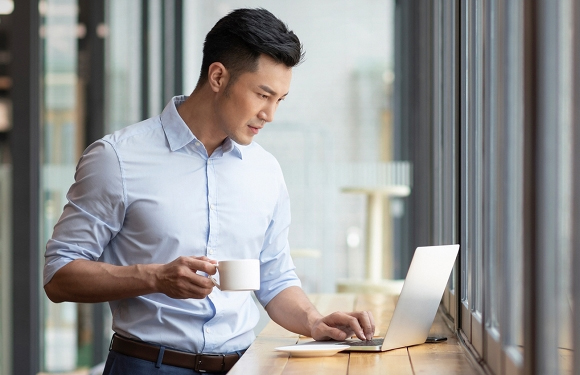 pay-and-receive-like-a-local-img pay-and-receive-like-a-local-img